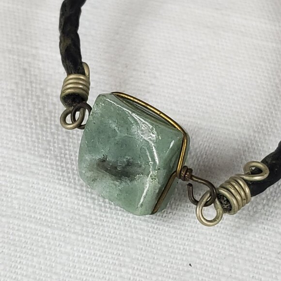 Gorgeous Green Stone Black Leather Cord Band Wire Wrapped Bracelet - Picture 3 of 8